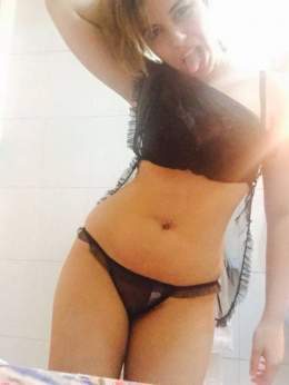 رومانسية   لمنتدانا الغالي وللنسوانجية الغاليين أنا بمسي التماسي أحسن تماسي لحسن تقولوا ان انا ناسي 