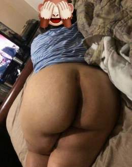 مثير   البوم   الليل من شعرها منساب ساتر علي الخصر بأعجوبة
