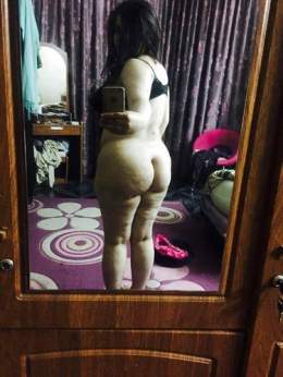 رومانسية   نودز بنت مصرية من الجامعة جسمها خرافي وبزازها كبار ولبن اوي وجميلة ومثيرة