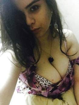 رومانسية   نودز بنت مصرية من الجامعة جسمها خرافي وبزازها كبار ولبن اوي وجميلة ومثيرة