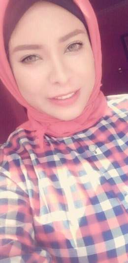 كيوت   محجبه مصريه جسمها ملبن