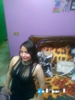 البوم   فرسة شقية بتستعرض جمال بزازها