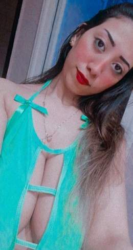 رومانسية   أم عيون دباحه وبزازها الكبيره