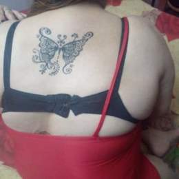مثير   التاتو بالمكان الصح