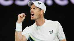 Andy Murray knocks Matteo Berrettini out of Australian Open - Sky News  #WorldNews #Share_if_you_agree
