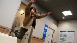 #櫻井翔 演じる武蔵の 新たな場面写真解禁  この瞬間をきっかけに 謎の鬼武装集団によって 病院が占拠されていく&hellip;  事件の全貌は  『#大病院占拠』 14日(土)夜10時スタート  放送直前夜9時からは 『#SHOWチャンネル』との 合体SPも放送  公式@dbs_ntv
