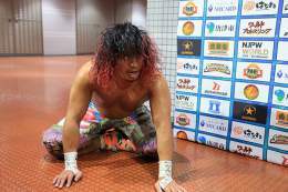 バックステージでも4選手が入り混じる&ldquo;インクレディブル&rdquo;状態！  はたして、石森の&ldquo;シン・大質問&rdquo;とは&hellip;？ ヒロムは怒り心頭「クソ野郎にもほどがある」！ デスペラードはワト、ヒロムを罵倒三昧&hellip;！ ワトは「俺が1.4で新日本ジュニアを変える」  全文は &rArr;   #njautumn