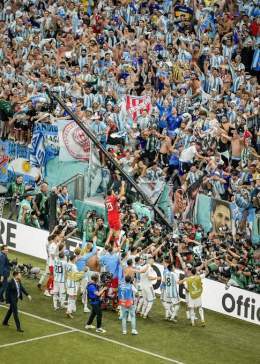 Hoy y siempre juntos banda  Mas fuertes que nunca.  VAMOS ARGENTINA CARAJO . Pasito a pasito