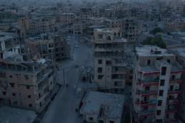 Pour son documentaire Rojek, elle est all&eacute;e &agrave; la rencontre de membres incarc&eacute;r&eacute;s du groupe arm&eacute; &Eacute;tat islamique. On n re&ccedil;oit la r&eacute;alisatrice Zayn&ecirc; Akyol @TLMEP