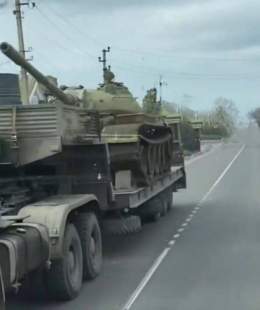 Оккупированный Бердянск.  Это же армата?