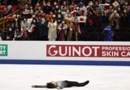 Uno Shoma right after winning a second world title is a MOOD.  #WorldFigure