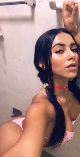 Dahyn Onlyfans Nude Pussy Photos