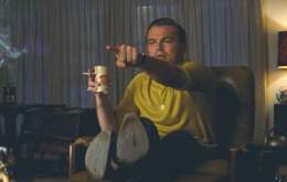 Darwin on the bench watching Gakpo blast shots over the bar from 15 yards