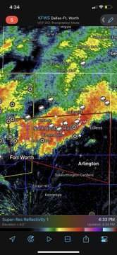 It looks like the supercell that just dropped a possible tornado just west of Fort Worth is cycling. I&rsquo;m really concerned about Dallas right now. #wxtwitter #Dallas