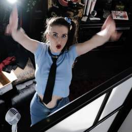Tight Jeans and Tee on Suit Up Saturday watch it now:   #piperblush #model #erotic #sexy #videos #photos #redlips #Piper #Shows #Comedy #UhHuh #Collar