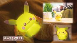 タカラトミーから、「ポケピース　ぷにキュンライト　ピカチュウ」が登場！ ピカチュウの形をしたルームライトだよ。 ぷにぷにした感触のやわらかい素材が使用されていて、軽く触れることで、簡単にライトの点灯と明るさの変更ができるよ。 くわしくはこちら！  #ポケピース