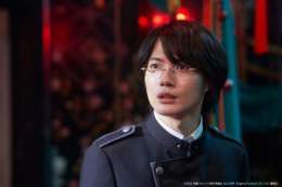 累計1400万部超の大ヒット漫画が実写映画化  『ホリック xxxHOLiC』 見放題独占配信開始  人の心の闇に寄り憑く&ldquo;アヤカシ&rdquo;が視える高校生&ldquo;四月一日&rdquo;(神木隆之介)。  ある日彼は蝶に導かれ、どんな願いも叶える不思議な&ldquo;ミセ&rdquo;の主人&ldquo;侑子&rdquo;(柴咲コウ)に出会う。