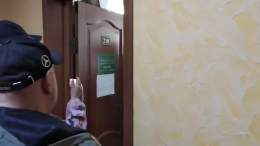 Пропутинский нардеп Яценко назвал террористами украинцев пришедших к нему узнать почему он поддерживает российских фашистов. Умань.