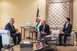 جلالة الملك عبدالله الثاني يستقبل المفوض السامي للأمم المتحدة لشؤون اللاجئين فيليبو غراندي بحضور سمو الأمير الحسين بن عبدالله الثاني، ولي العهد، وجرى بحث سبل تعزيز التعاون بين #الأردن والمفوضية السامية للأمم المتحدة لشؤون اللاجئين، بما يدعم مواصلة جه
