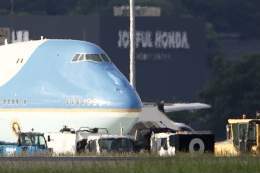 バイデン大統領らしき姿をJOYFUL HONDAバックで\u2708\ufe0e #横田基地