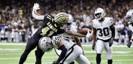 That Alvin Kamara balance is different   #LVvsNO | : CBS