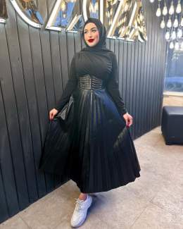 Black always wins \ud83d\udda4\ud83e\udd0dاعشق اللون الأسود \ud83d\udda4لماذا !؟لانه يعبر عنى ، لانه يعبر عن الصمود ..عن الثقه ..عن الهدوء ..ولان الأسود يليق بى \ud83d\ude0d\ud83d\udda4\ud83d\ude48......#hijabstyle #hijo #hijabfashionista #hijabtutor