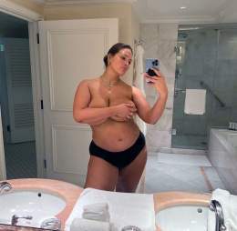 Ashley Graham Nude Pics and Porn - NEW LEAK 2022 - Scandal Planet