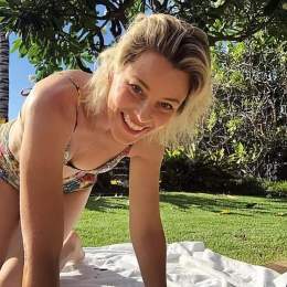 Elizabeth Banks Nude Pics &amp; Topless Sex Scenes - Scandal Planet