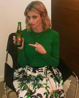 Erin Andrews Nude in Peephole Leaked Video - Scandal Planet