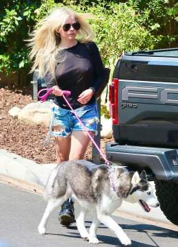 Avril Lavigne Nude in Leaked Porn and Private Pics - Scandal Planet