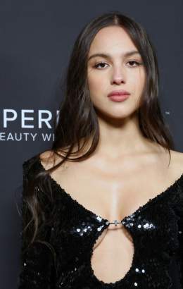 Olivia Rodrigo Nude Photos and Porn 2025 - Scandal Planet