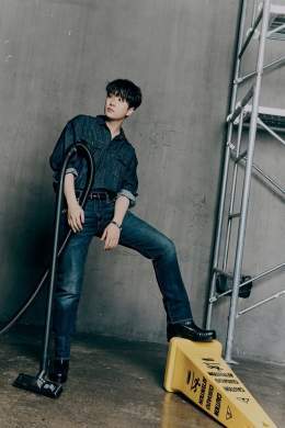 Not to be that fan but I'd be that fan... Youngjae's thighs  \u2753 \ud83d\udca5  GOT7 IS BACK @GOT7 #GOT7CONCEPT_PHOTO2