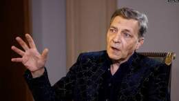 Журналиста Александра Невзорова заочно приговорили к восьми годам колонии по делу о фейках про российскую армию.  Уголовное дело против него возбудили из-за публикаций об обстреле российскими войсками роддома в украинском Мариуполе