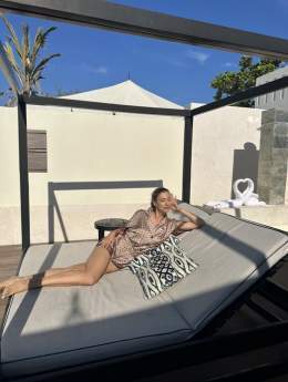 Sometimes I'm a magician and make clothes disappear!   If you'd like to see the magic, subscribe here: