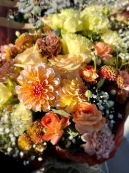 \u25e4#silentメイキング\u25e2  「お花は音がなくて、言葉があって、気持ちを乗せられる」  こちらが、奈々が春尾先生に渡した花束です  #silent