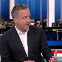 "If the Glazers don't get top top dollar, they aren't going anywhere"  Kaveh Solhekol discusses the latest Manchester United bid