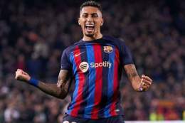 | FOCUS  Raphinha v Manchester United:   61 touches  1 goal  6 shots/3 on target (0.19 xG)  1 assist  20/30 accurate passes  3/8 successful dribbles  8/16 duels won  4 tackles  8.1 Sofascore rating  He's our #BarcaMUFC Player of the Match!   #UEL