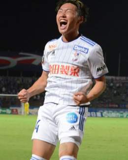 #アルビレックス新潟 #三戸舜介 選手。「ゴールシーンは前にスペースがあったので思い切り走っていったら、よし君からジャストのボールが来た。自分のスピードを殺すことなく打てました。小見が点を決めていたので負けられないと思っていた。ここからまた点を取ってチームを勝たせていきたい」