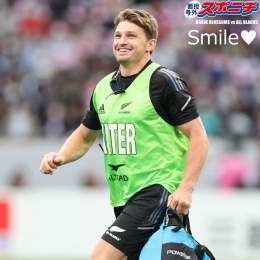 大激戦だった #JPNvNZL  まだまだ興奮冷めやらぬところかと思いますが、ここで癒やしのウォーターボーイの画像をどうぞ  #ボーデン・バレット  #オールブラックス #allblacks #ラグビー日本代表