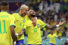 Сборная Бразилии разгромила команду Южной Кореи и вышла в четвертьфинал чемпионата мира по футболу в Катаре! #WorldcupQatar2022   Как это было в ВИДЕООБЗОРЕ матча: