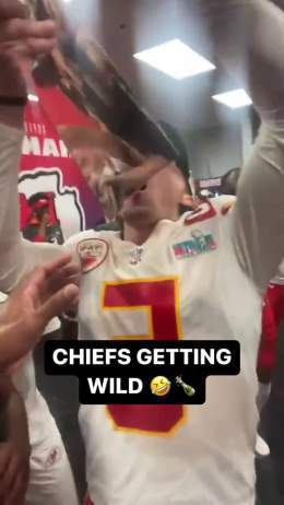 Chiefs locker room getting LIT after the W   (via @TeamJuJu)