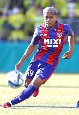 ＦＣ東京、21歳のDFバングーナガンデ佳史扶が飛び級で #サッカー日本代表 初選出&hellip; #長友佑都 の後継者として期待される左サイドバック  #サッカー #soccer #football