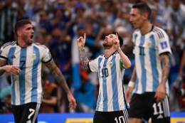 Messi  Di Maria  De Paul  Lautaro  @NizaarKinsella offers his #ARG player ratings from Lusail Stadium as Messi and  Fernandez magic keep #FIFAWorldCup dreams intact.