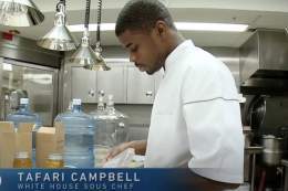 The death of Obama&rsquo;s personal chef, Tafari Campbell, a trained swimmer who drowned in a shallow pond outside the Obama family home while paddle boarding, is strange. What do you think really happened?   On Sunday evening, Martha&rsquo;s Vineyar