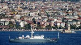 Минобороны России заявило об атаке украинских морских беспилотников по российскому разведывательному кораблю "Приазовье" в Чёрном море, в 300 километрах от аннексированного Севастополя