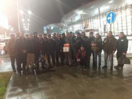 Дайчлагдсан якутчууд нутаг буцаж байна  Сэтгүүлч Станислав Софронов тэднийг аль хэдийн Якутск хотод ирчихсэн, Якутийн агаарын тээврийн компаниар өглөөний 4 цагт якутчуудын нэг хэсэг ирсэн гэж мэдэгдэв.  Фото: нийгмийн сүлжээнээс Эх сурвалж:  онлайн х
