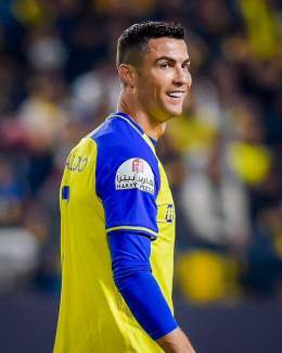 The premier league record goals in a season is 32.  If you score that much for 15 seasons straight, you still would still be 23 shy of Cristiano Ronaldo who sits at 503 league goals!  Just deep how insane that is.