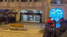 La polic&iacute;a de Francia cagando a palazos a los hinchas de marruecos  se ve que solo les gustan los inmigrantes cuando juegan en la selecci&oacute;n jsjs