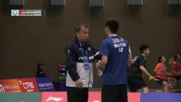 Datuk Tey Seu Bock talk BM to JunHao  in case opponent can understand huh.. advantage la Malaysian as multilingual #RuichangChinaMasters2023 #BadmintonMalaysia