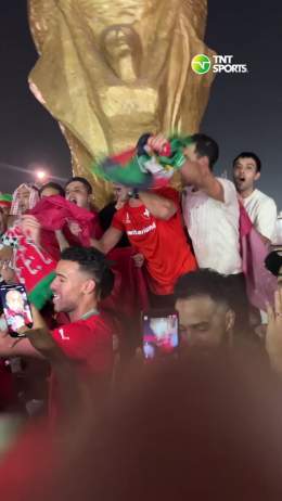 A torcida do Marrocos FOI &Agrave; LOUCURA com a classifica&ccedil;&atilde;o sobre a Espanha!  #TNTSportsNoQatar